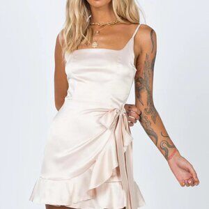 #7❤️/21❤️ Brand new Princess Polly Satin Cottage hill dress in champagne